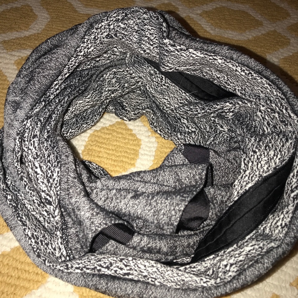 Lululemon Vinyasa Scarf